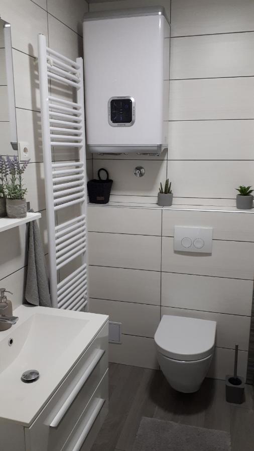 שיבניק Apartman Hidden Gem מראה חיצוני תמונה